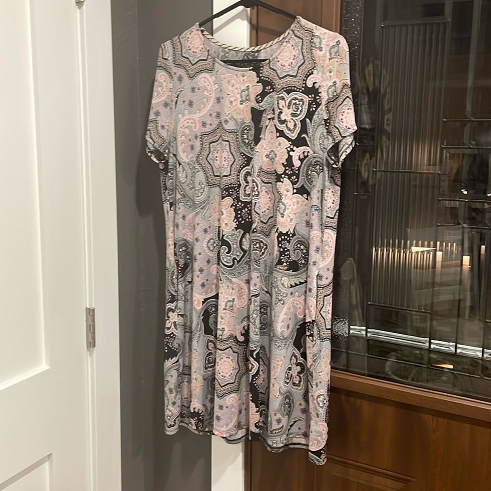 Sz L Paisley T -shirt dress